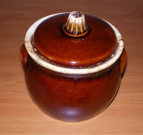 HULL Pottery Personal Bean Pot Casserole Ramekin w/Lid Drip Glaze USA Oven Proof