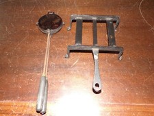 Ancien petit gaufrier ( moule à gaufre ) diam 9 + support  WP