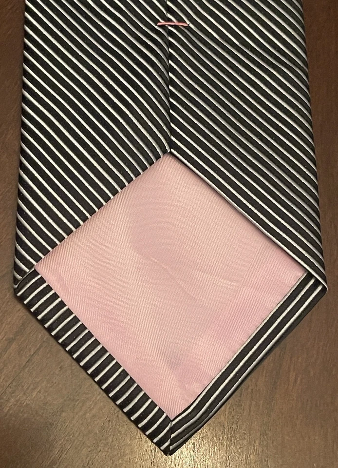 Corbata de cuello All About rosa negra hecha a mano 100 % poliéster para hombre hecha en China Foto 2 de 4