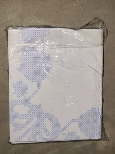 Craftways Juliet Tablecloth Roses Stamped For Cross Stitch 60 X 104 - Picture 4 of 4