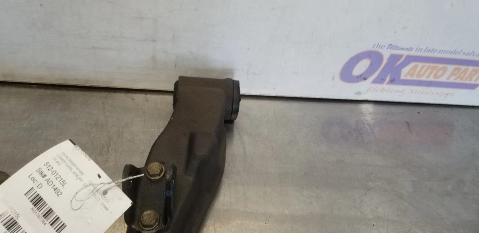 08 BRAZO DE CONTROL INFERIOR DELANTERO IZQUIERDO CHEVY SILVERADO 3500 Foto 3 de 4