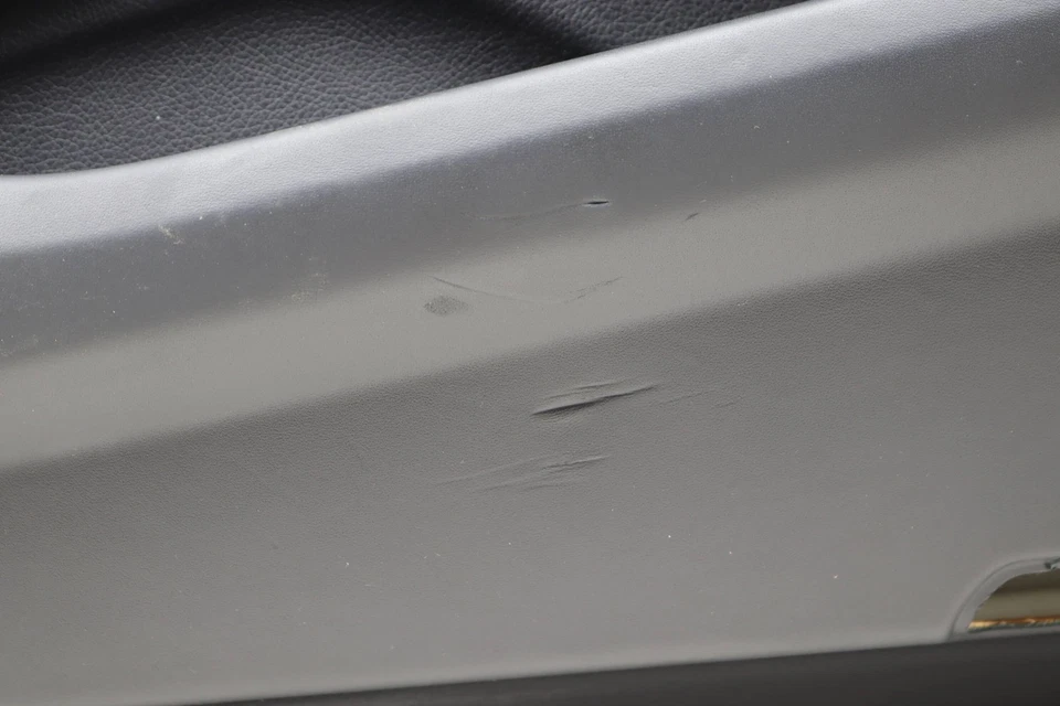2016-2017 MERCEDES-BENZ MAYBACH S600 - Painel traseiro direito acabamento da porta / CARTÃO - Imagem 2 de 4