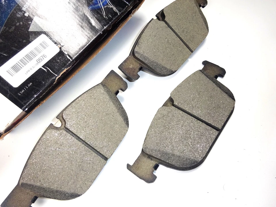 Juego de pastillas de freno de disco delanteras incompletas Bosch BC1865 16-23 Volvo S60 S90 XC60 XC90 Foto 2 de 4