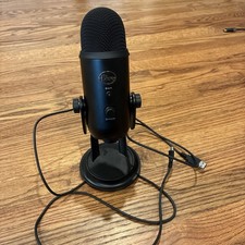 Blue Yeti Professional Multi-Pattern USB Condenser Microphone - Blackout