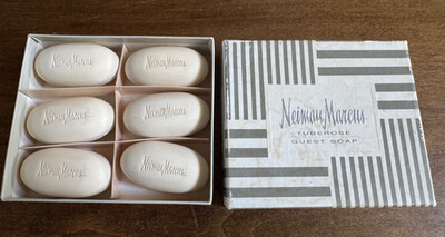 VINTAGE NEIMAN MARCUS TUBEROSE GUEST SOAP SET 6 BARS UNUSED W BOX