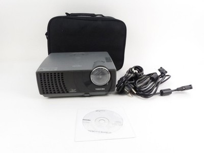 Toshiba TDP-S8 DLP Projektor Beamer mit Tasche (MA)