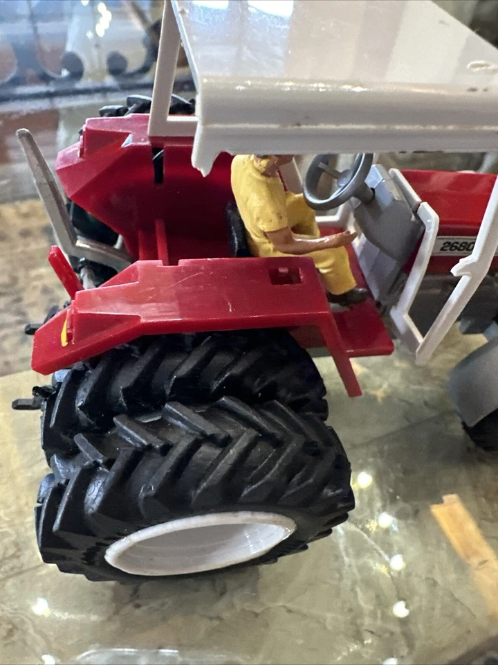 Vtg 1984 Massey Ferguson #2680 Red Tractor Britains England 6" farm toy w/driver - Image 4 of 4