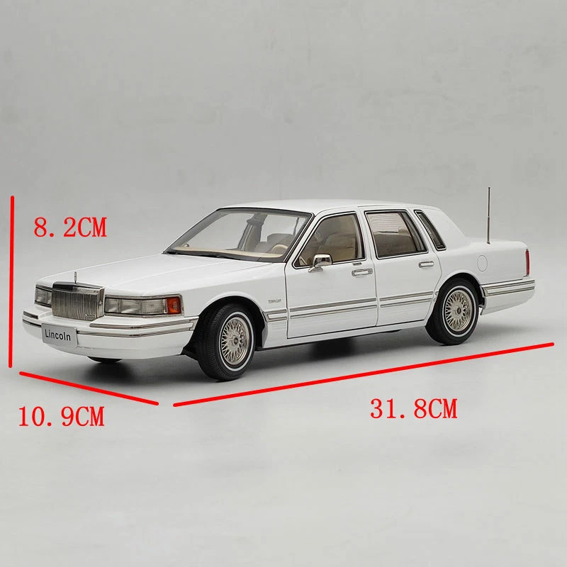 1/18 Lincoln Towncar V8 1993 - 1995 супер литая модель (кожаное сиденье) белый - Изображение 4 из 4