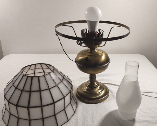 Vintage Arts And Crafts Brass Electric Stained Glass Hurricane Lamp Farmhouse - Picture 12 of 20