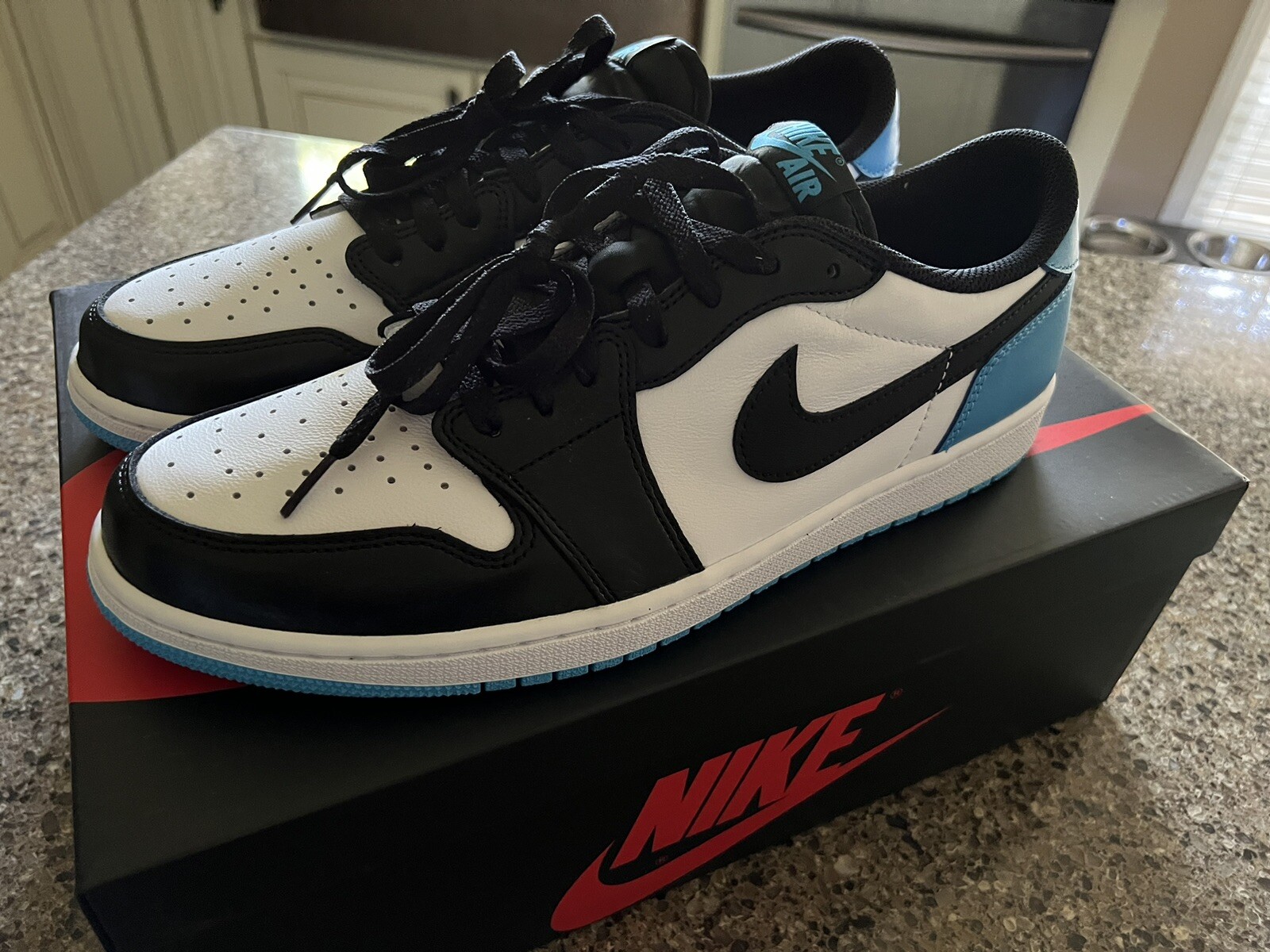 Nike Air Jordan 1 Retro Low OG UNC Dark 