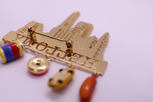 N2 by Les Néréides Hello New York Brooch with NY Charms 14k Gold Plated - Picture 8 of 9