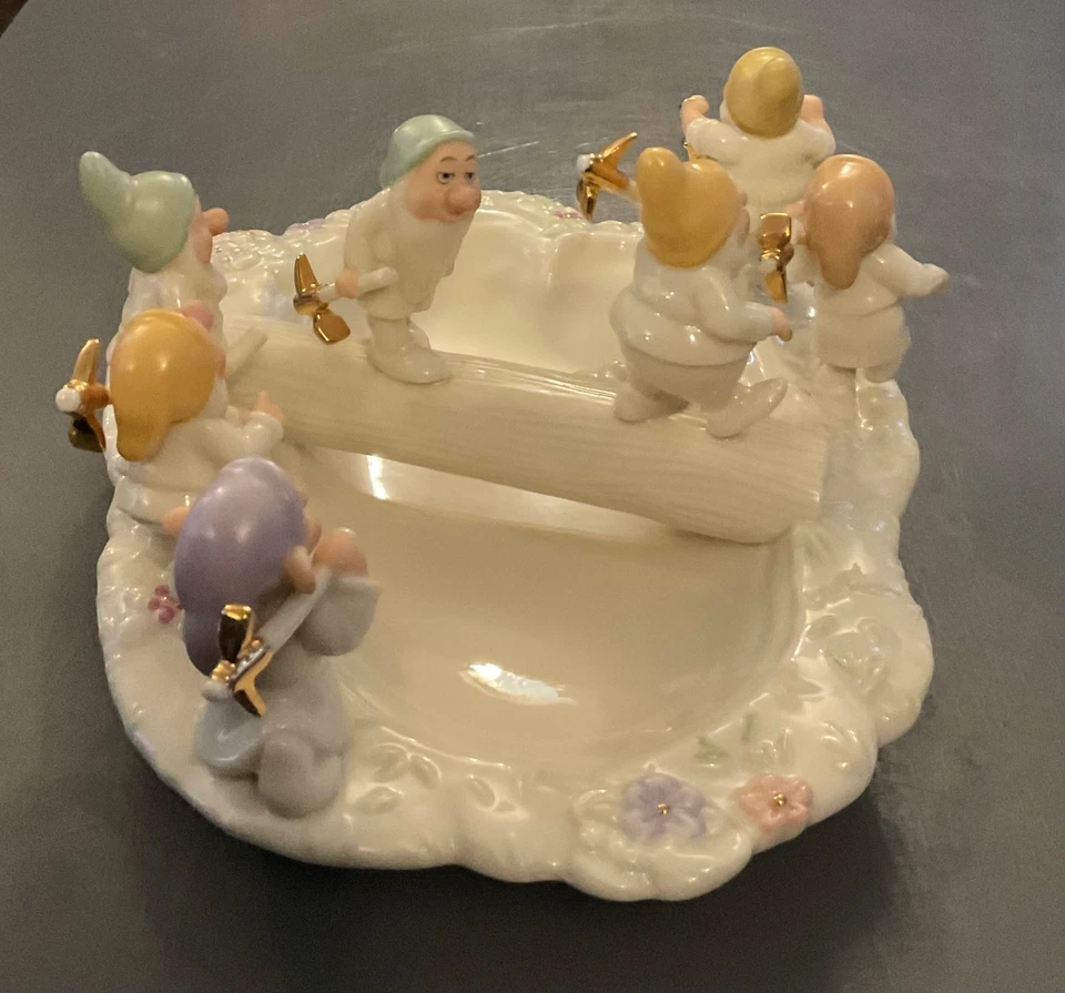 Lenox DISNEY Heigh-Ho Candy Dish featuring SEVEN DWARFS 2002 RARE Great Cond - Image 4 of 4