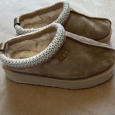 UGG Scuffette II Women s Beige Suede Sheepskin Lined Slip-On Slippers 9