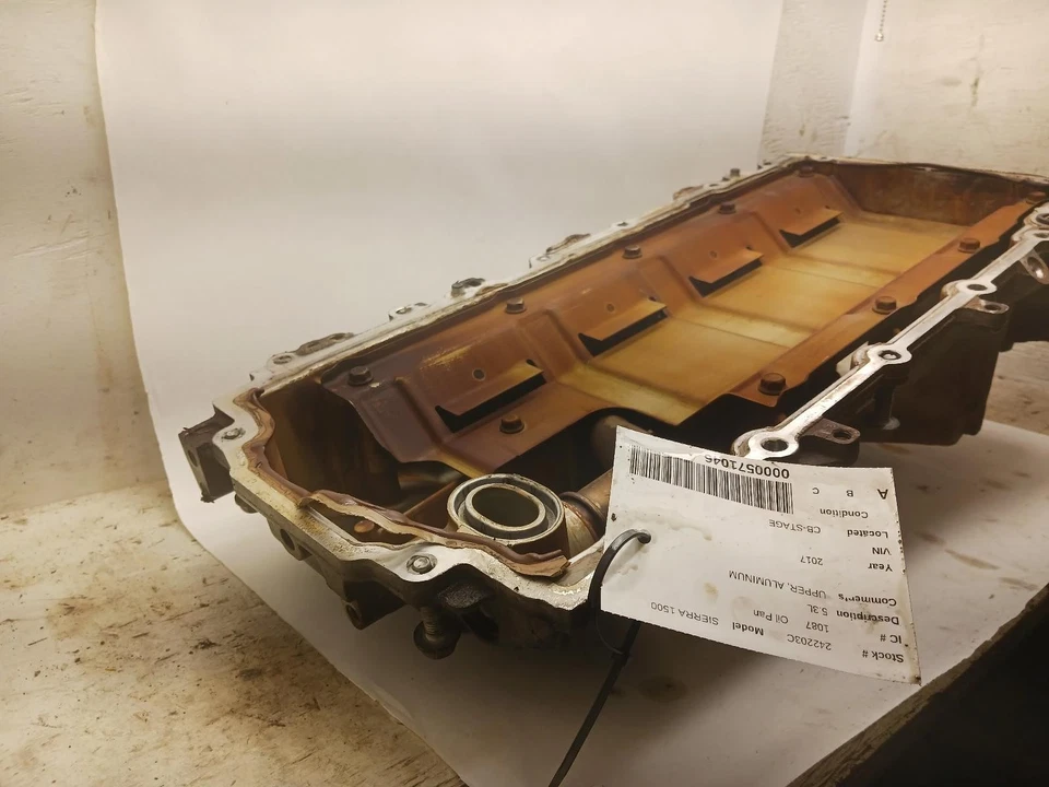 '16-'19 GMC SIERRA 1500 upper Oil Pan 5.3L OEM 6 Month Warranty! - Image 2 of 3