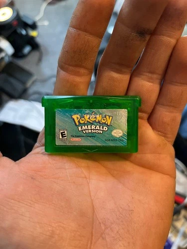 Pokemon Emerald Nintendo Gameboy | AUTHENTIC | NEW BATTERY