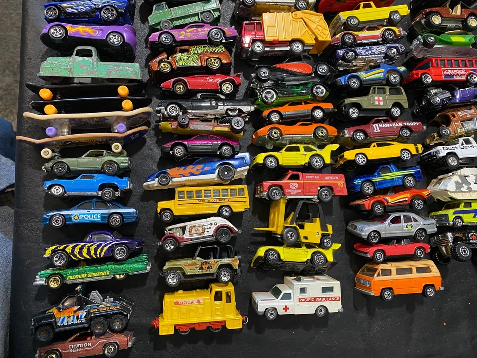 diecast hotwheels matchbox 1:64 coches 130+ lote mixto con algunos micro era mixta Foto 4 de 4