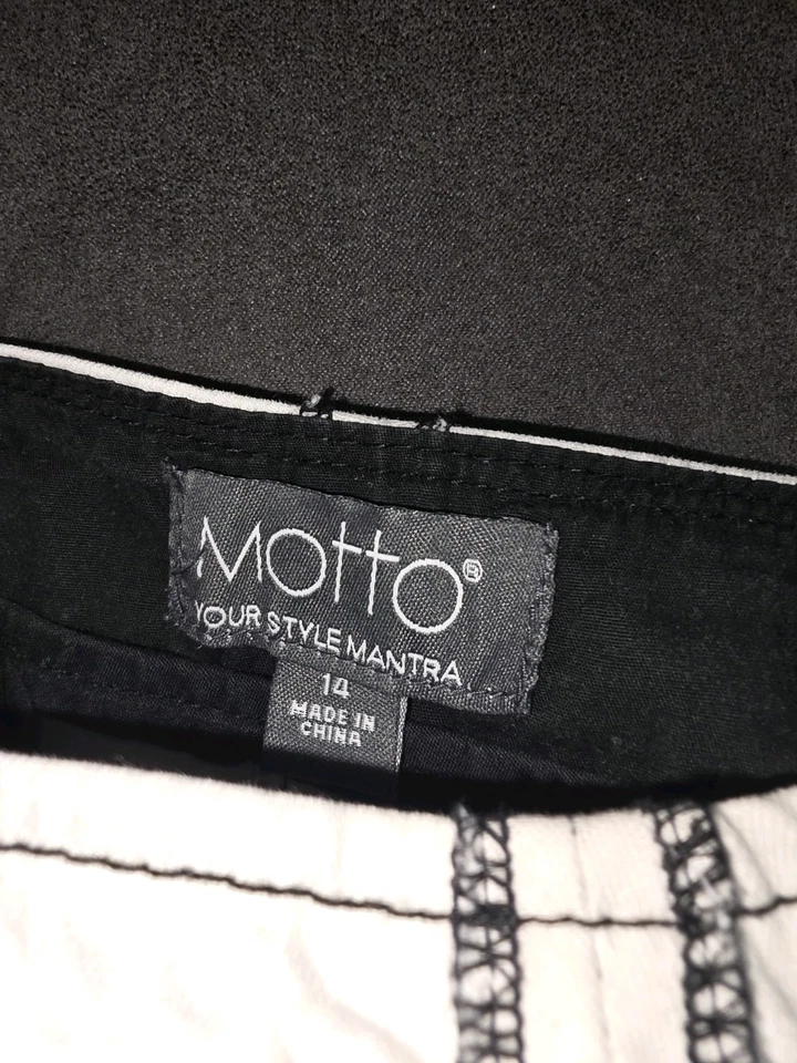 Вышитая трапециевидная эластичная джинсовая юбка с девизом Wom 14, перевернутый шов Serge - Изображение 4 из 4