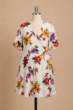 Old Navy Floral Wrap Mini Dress XXL White Tropical Boho V-Neck Flutter Sleeve