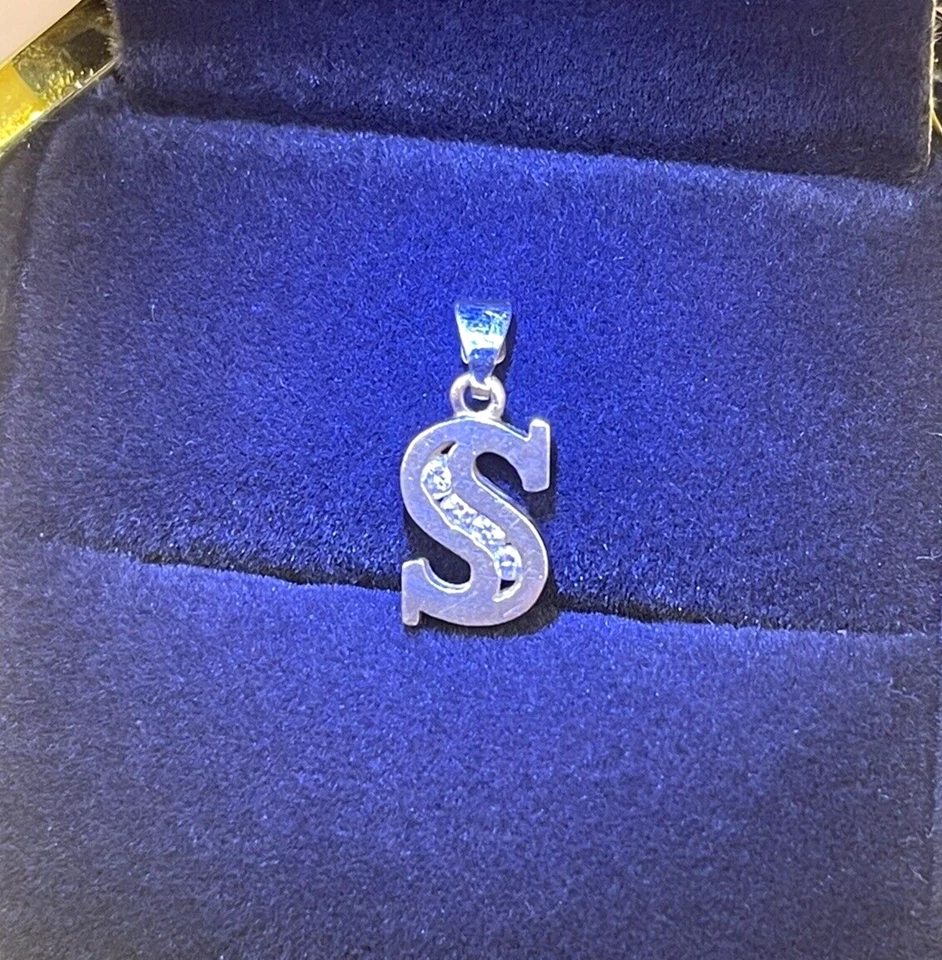 Colgante pequeño de oro amarillo 14k JTC 969 diamante natural 0,12 quilates letra S en forma de Foto 4 de 4