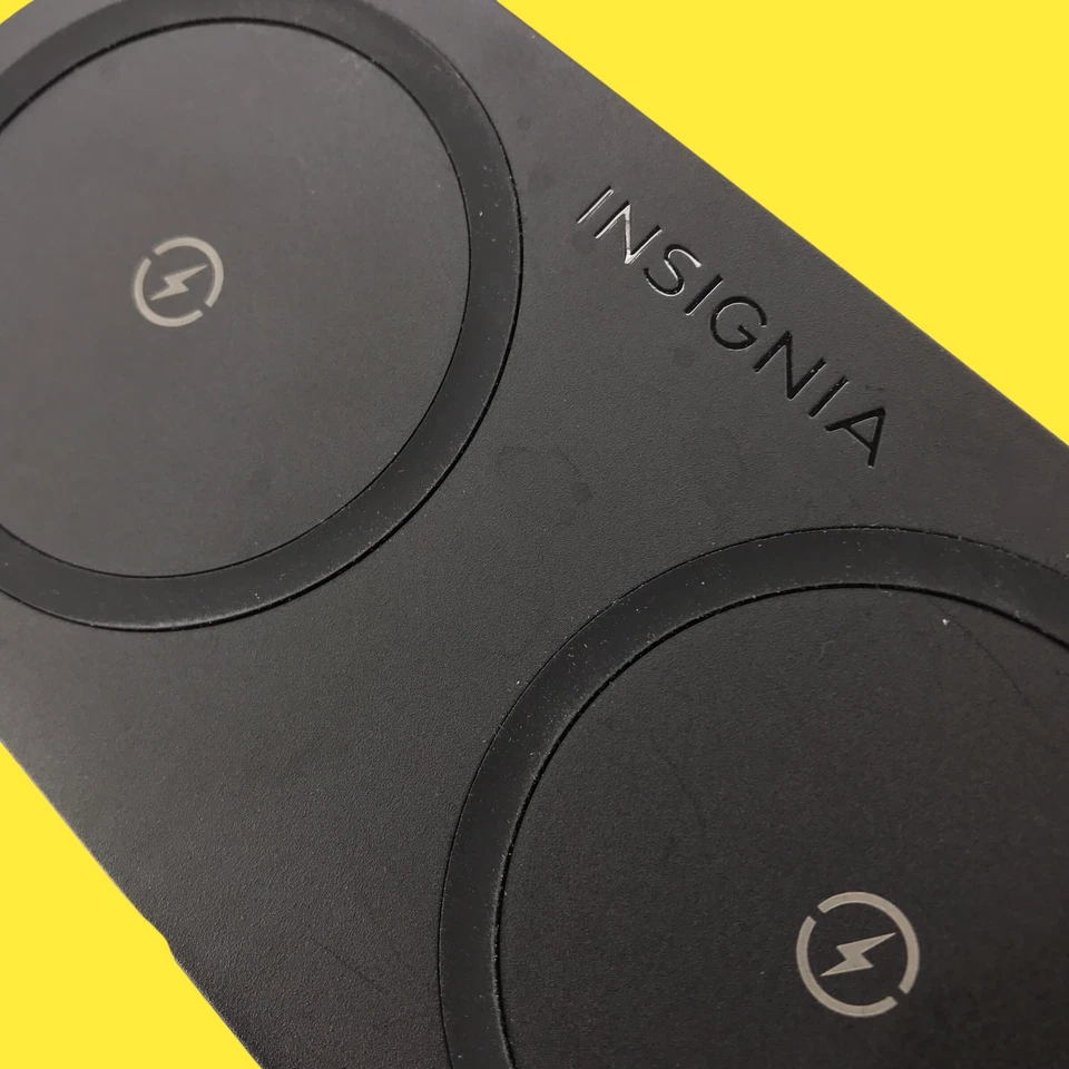 LOT OF 3 Insignia Universal Dual Qi Wireless Charging Station NS-MWPC10K2 #8333 - Image 3 of 4