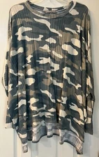 Pixi + Ivy Size L/XL Long Dolman Sleeve Cowl Pullover Green Camo Top