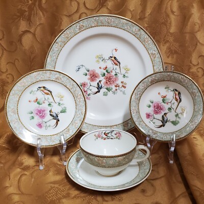 W.H. Grindley England Crescent 5 Piece Dinner Setting 