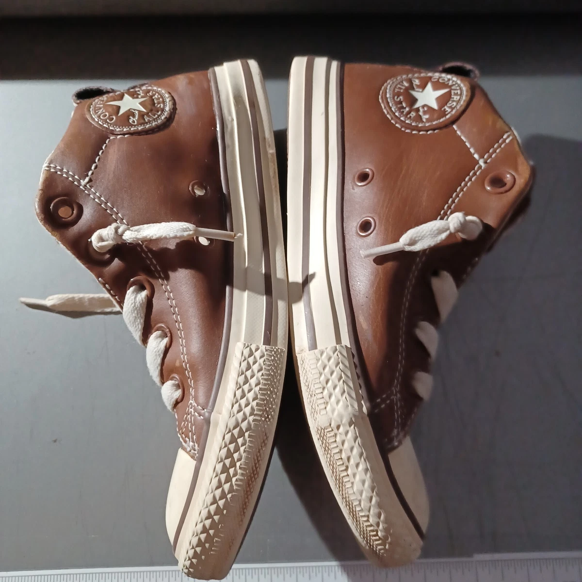 Size 2 2024 leather converse