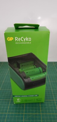 GP ReCyko Akku-Ladegerät B631-2B1  für 4 Stück AA/AAA/C/D/9V, NiMH       _0.32_5