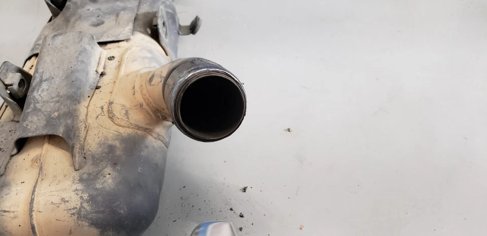 Suzuki: GSX-R - Image 2 of 4