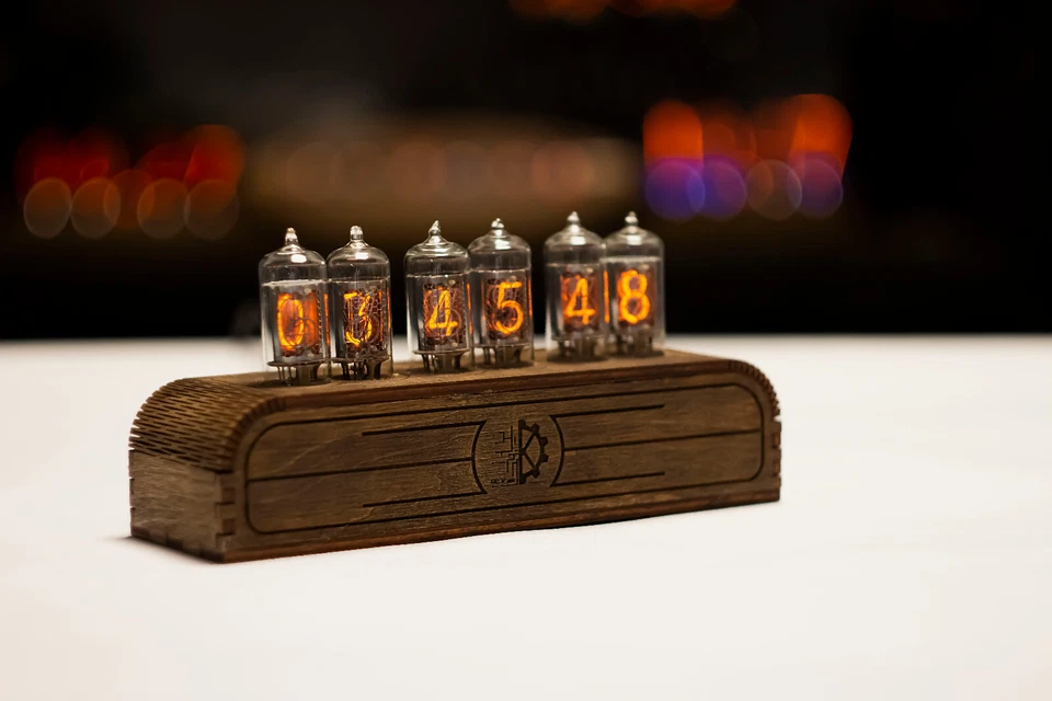 Nixie tube clock z573m RGB table desk retro old vintage clock for bedroom - Image 3 of 4