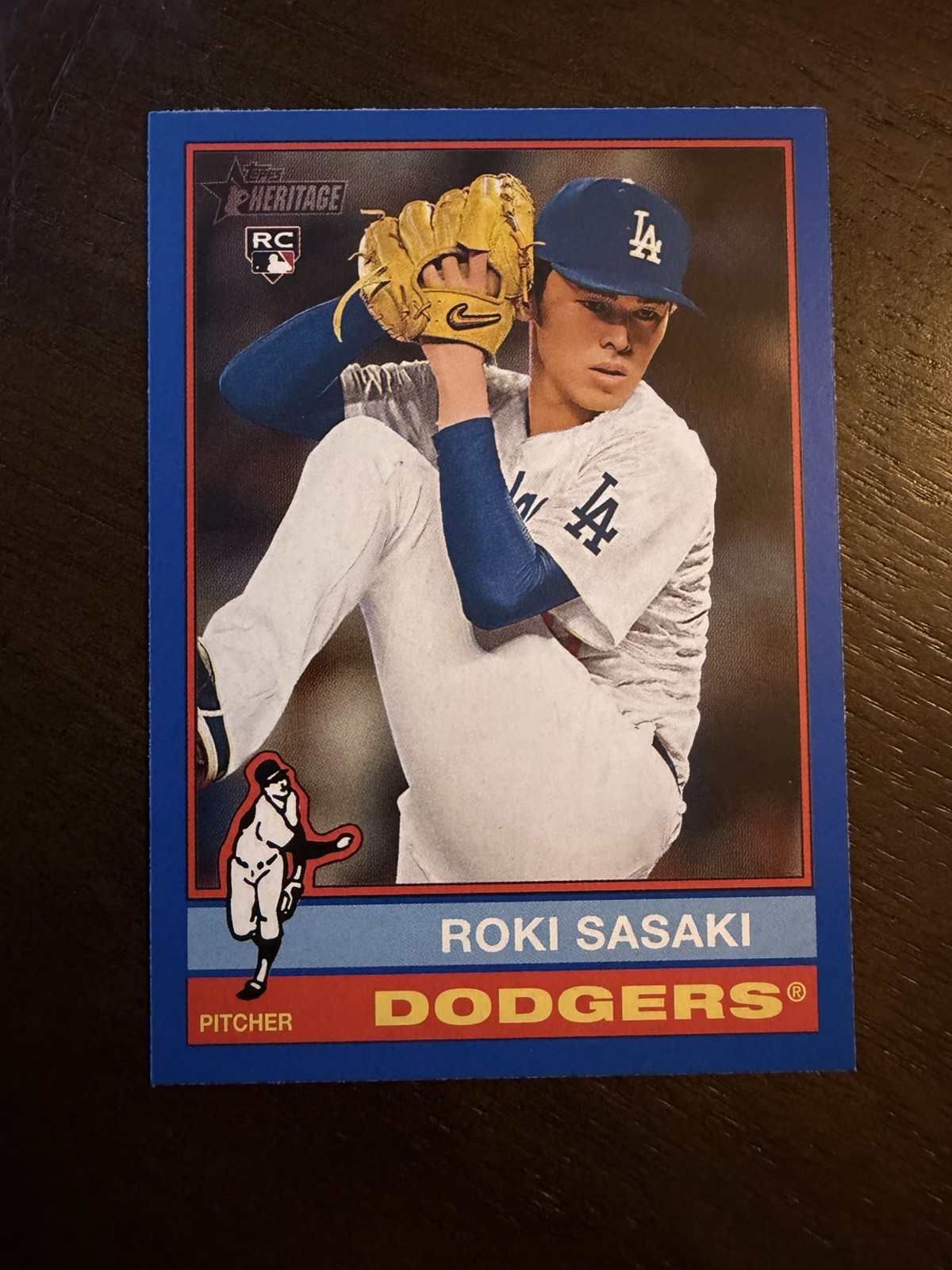 2025 Topps Heritage - Roki Sasaki #224 Dark Blue Border (RC)