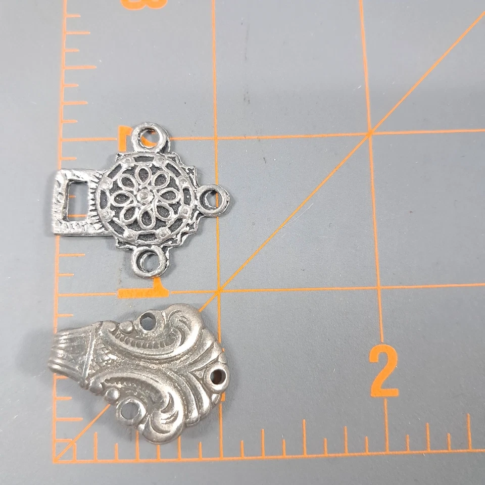 Juego de 3 pares de estaño vintage Noruega de estaño broche de 2 piezas filigrana rana ornamentada metal Foto 4 de 4