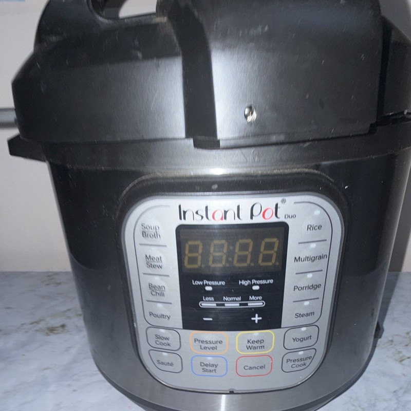 Instant Pot Duo 6 Qt 1000W Programmable 14-Program Pressure Cooker w/ Cord