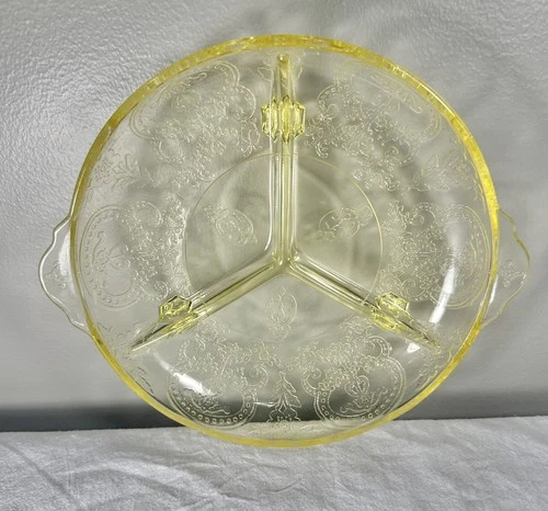 Indiana Glass HORSESHOE Yellow Depression Glass 612 Divided Relish Dish 3 Footed