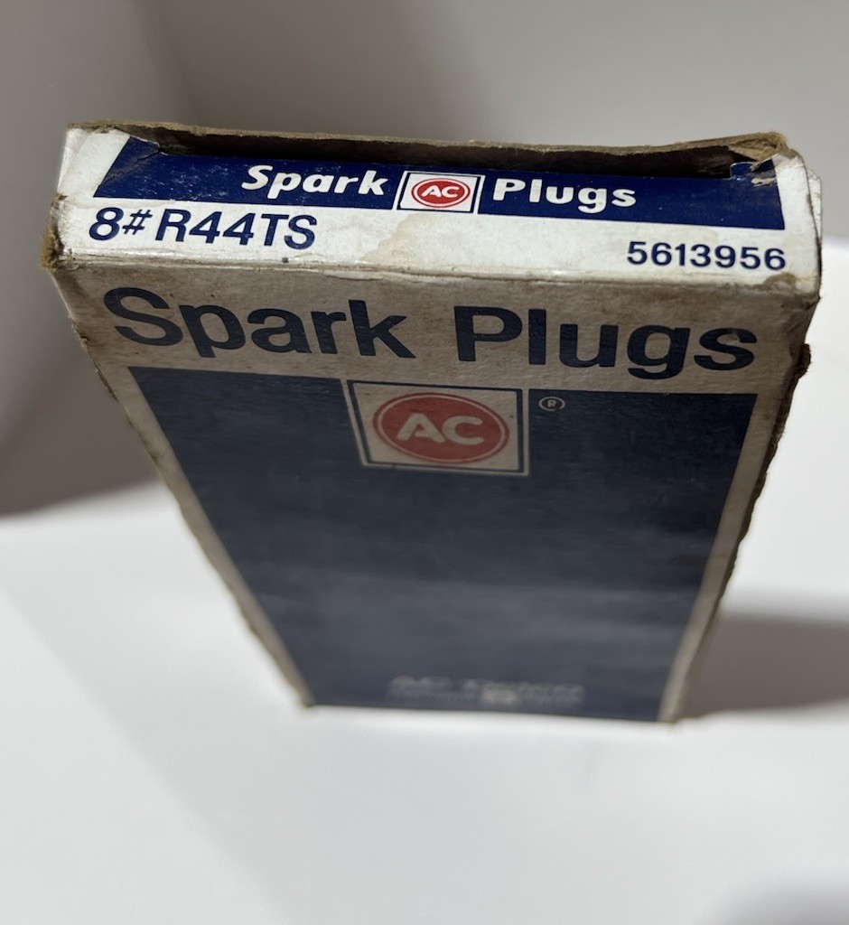 NEW AC Delco Spark Plugs R44TS 5613956 NOS 8 New Spark Plugs In The Box.