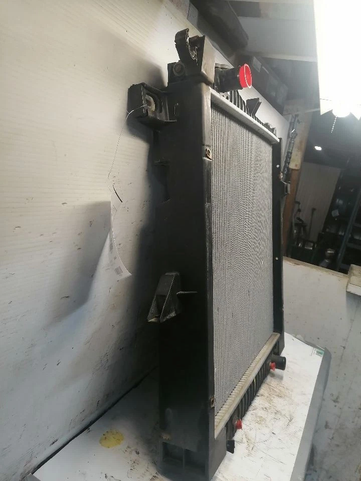 Radiator Fits 06-10 MOUNTAINEER 1582775 - Image 3 of 4