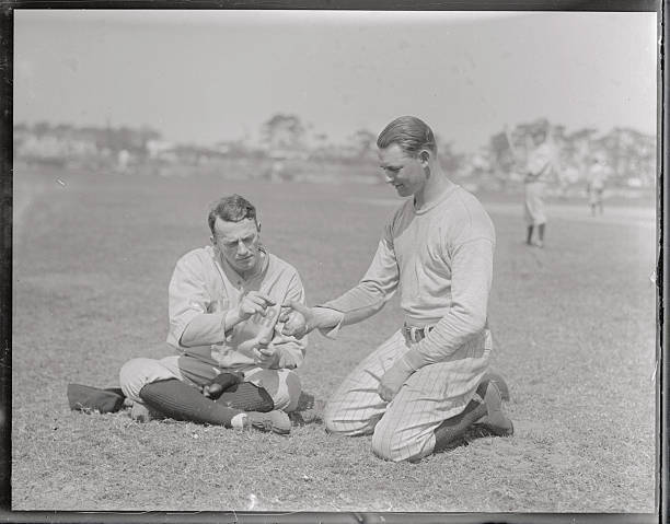 New York Yanks training Urban Shocker & Waite Hoyt showing Urb- 1920 Old Photo
