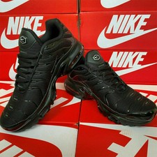 plain black tns