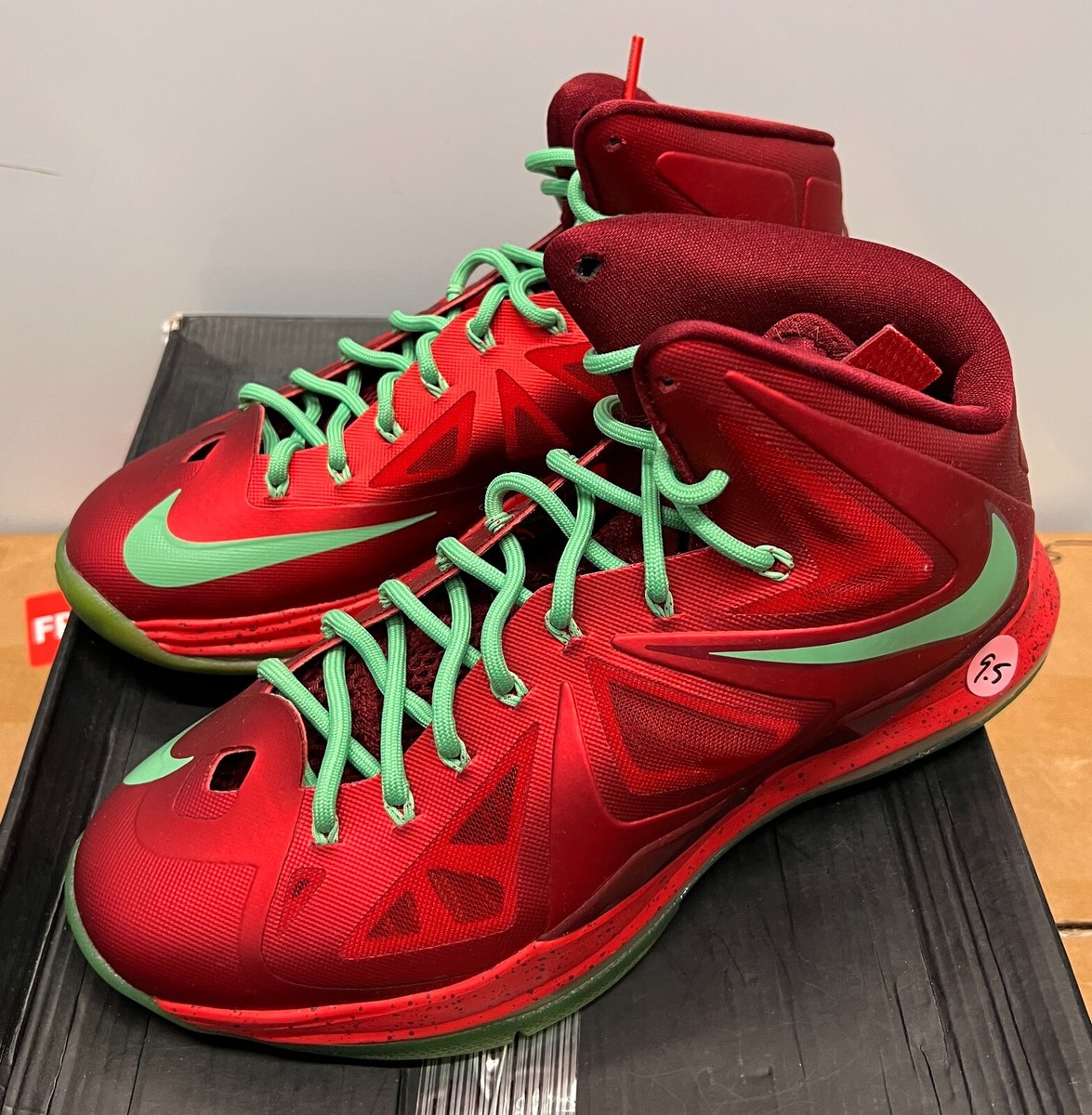 Nike LeBron X Christmas 541100-600 Size