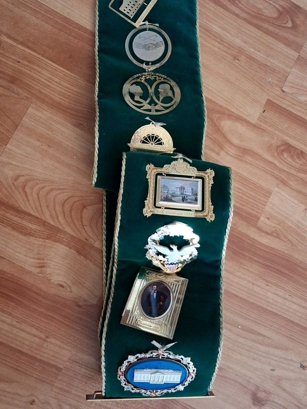 Vintage White House Ornaments Lot 17 With A Long Velvet Sash 61 By 5/2 Inches