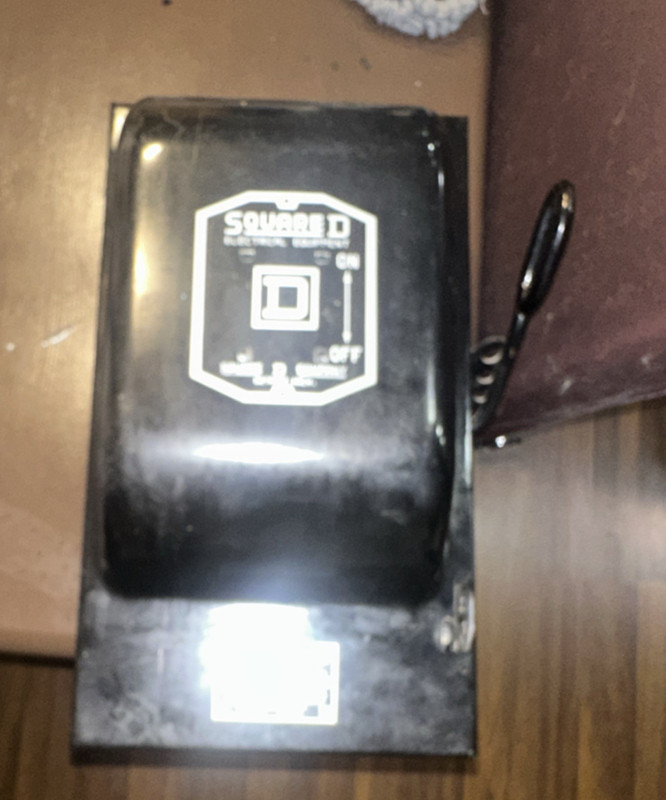 Square D Safety Switch 100A Single Throw Solid Neutral 97313 125/250V Metal