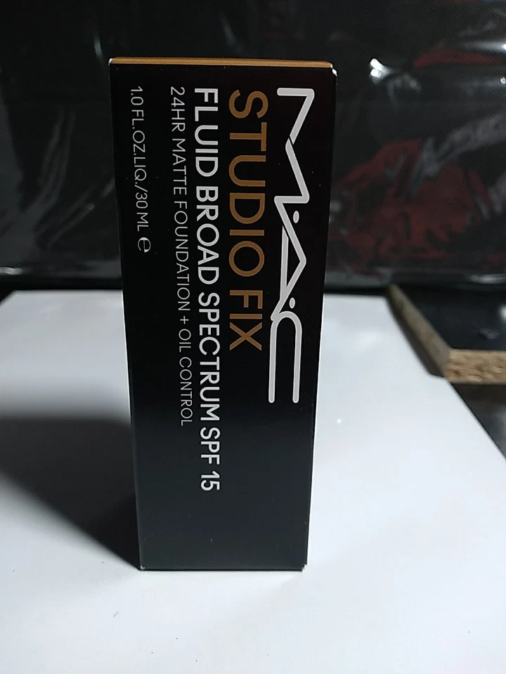 M.A.C Studio Fix Fluid SPF 15 Broad Spectrum 24HR Matte Foundation, 1 Fl Oz C55 - Image 3 of 4