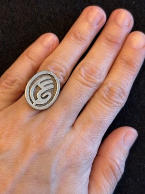 VINTAGE NATIVE AMERICAN OXIDIZED STERLING 925 BEAR PAW OVAL RING *4.6 gm*