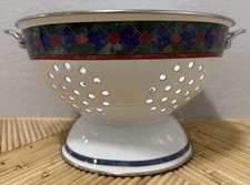 Amalfi Classic Colander by Pfaltzgraff Large Metal Basket Strainer (shelf)