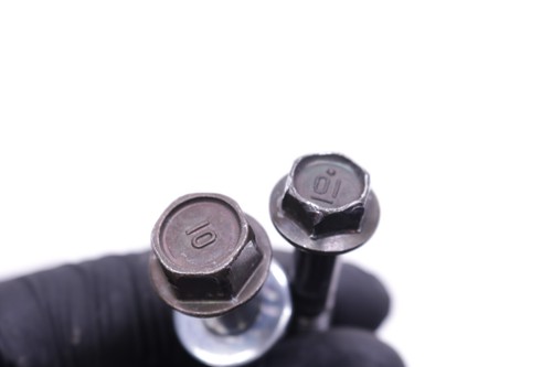 2005 HONDA VFR800 VFR 800 INTERCEPTOR STAY BOLTS FRONT MOUNTING 03 04 05 H129 - Picture 2 of 3