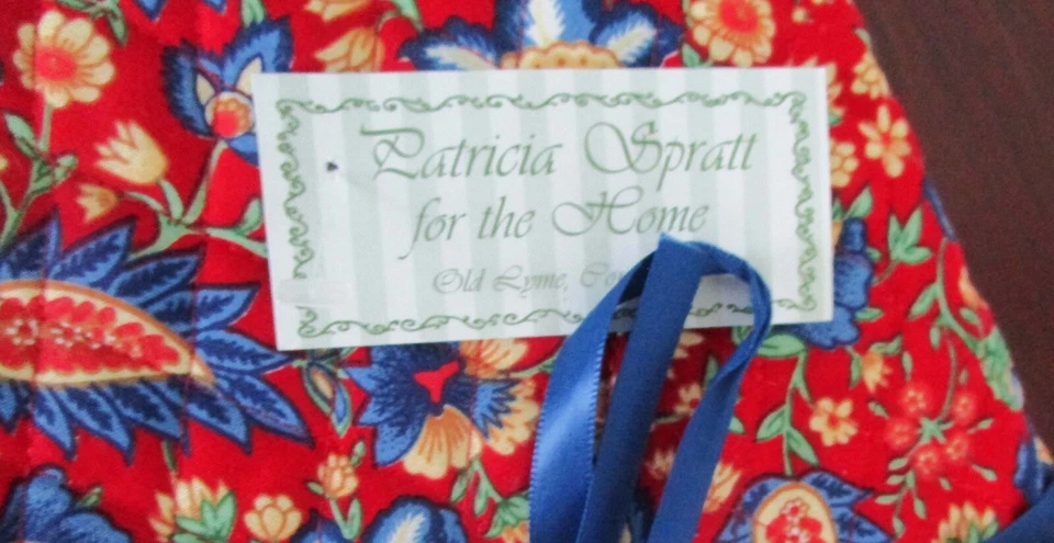 Patricia Spratt 4 Placemats Red Floral NEW Old  Lyme Connecticut USA - Image 2 of 4