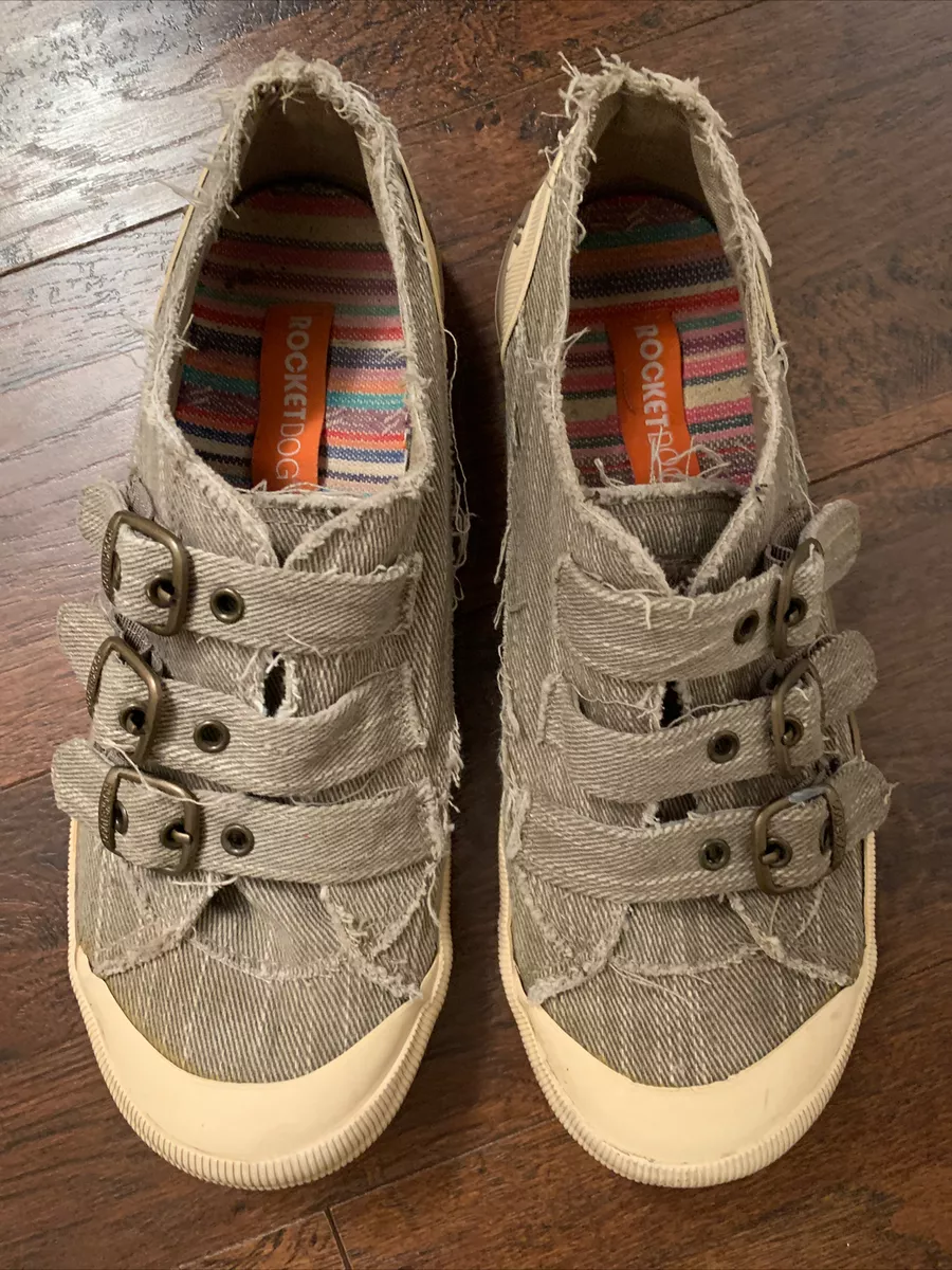 Dog boat deals shoes
