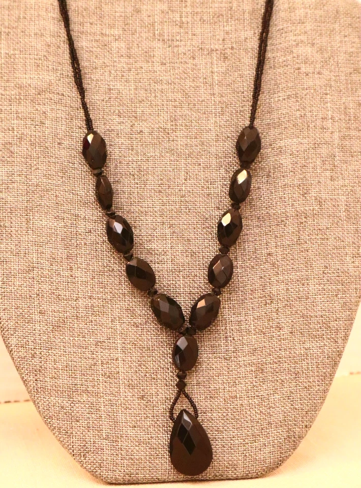 juego de dos collares con casa - plata mercado negro - cuentas tono negro ónix luci Foto 2 de 4