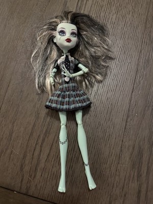 Monster High Frankie Stein Doll 2008 One Arm Missing No Shoes