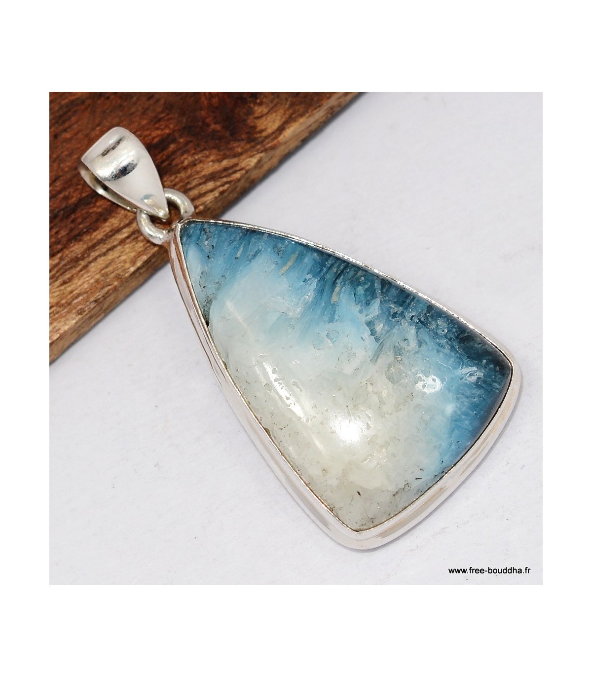 Pendentif Nakaurite Glaciérite Blue Ice Pierre Bleue Triangulaire Bijou TW9.6 Femme